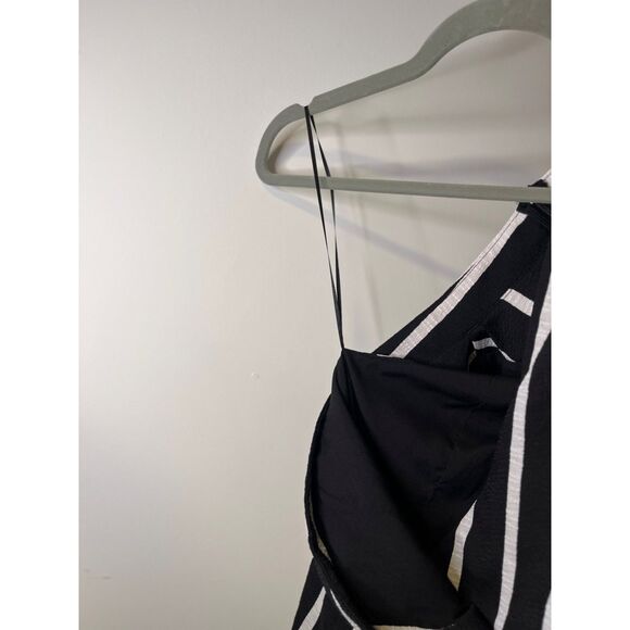 Elliatt Anthropolgie Striped Playsuit Romper Size Large - Picture 9 of 11